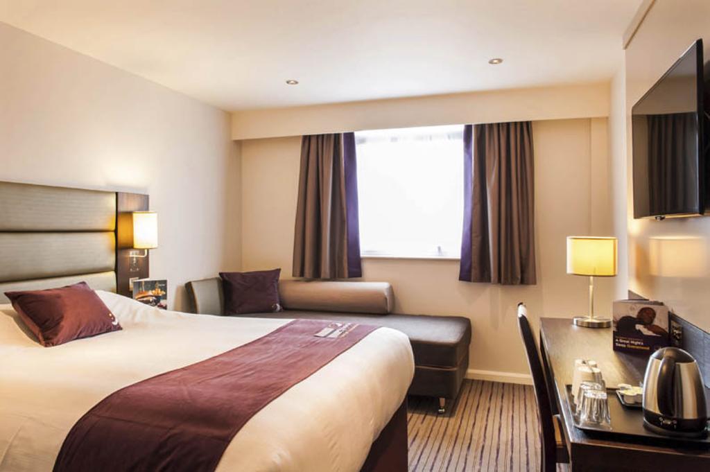 Premier Inn London Wandsworth エクステリア 写真