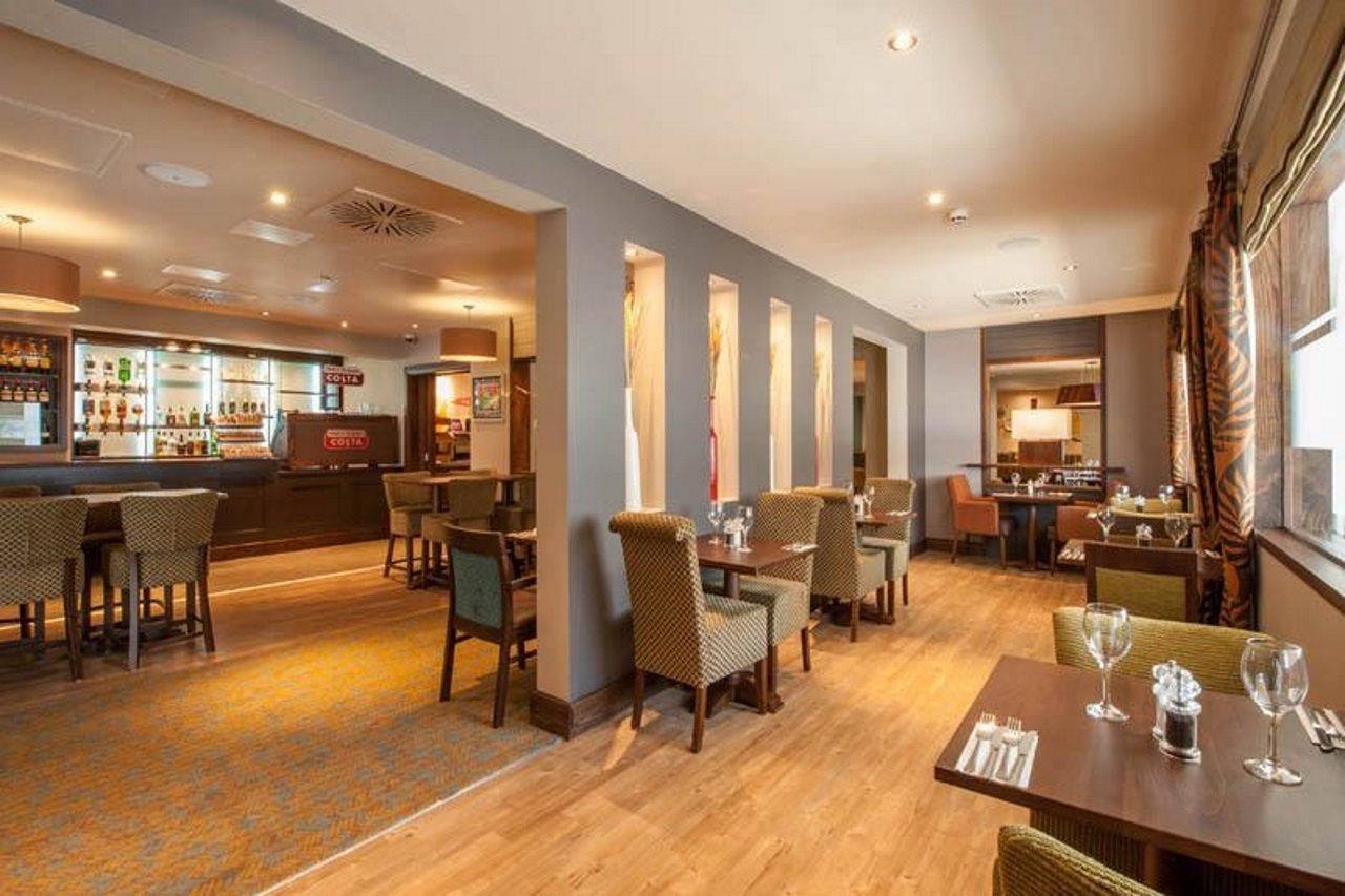 Premier Inn London Wandsworth エクステリア 写真