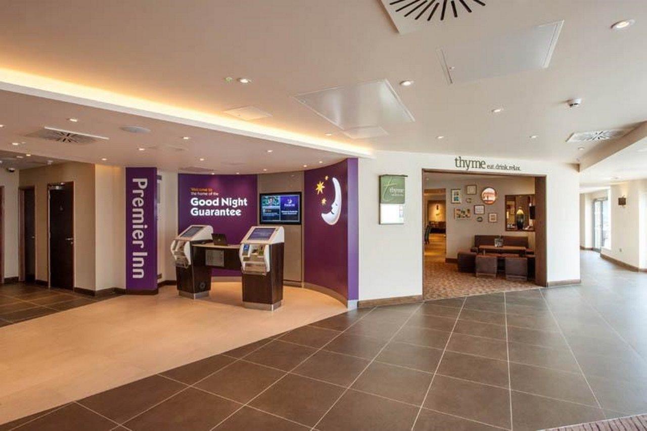 Premier Inn London Wandsworth エクステリア 写真