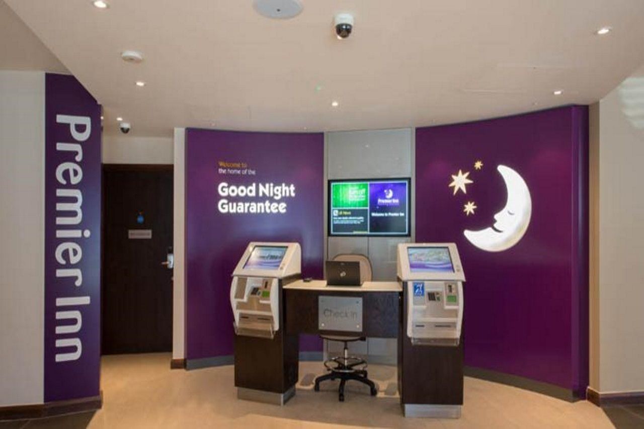 Premier Inn London Wandsworth エクステリア 写真